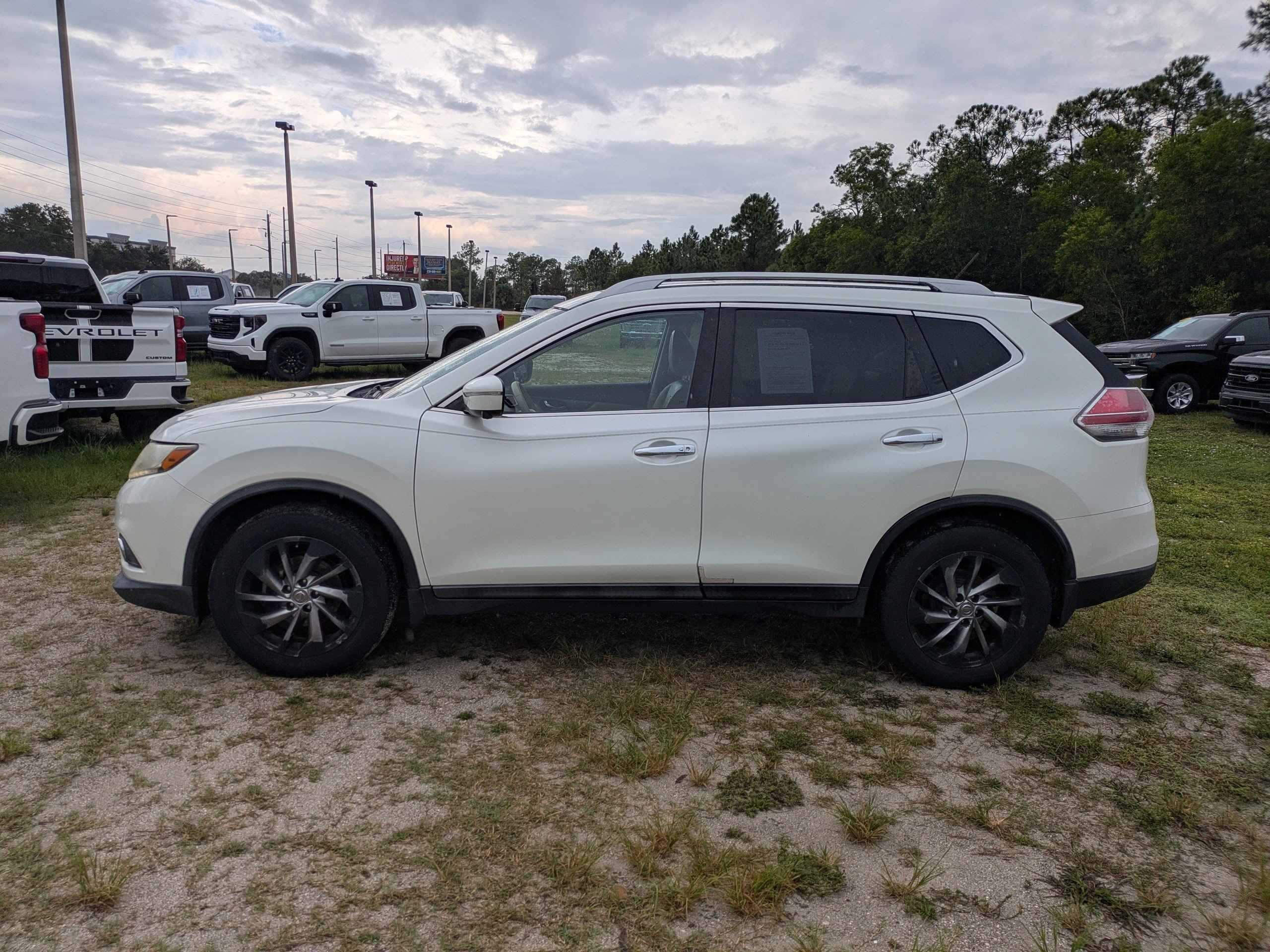 Used 2015 Nissan Rogue SL w/ SL Premium Package FWD image 7