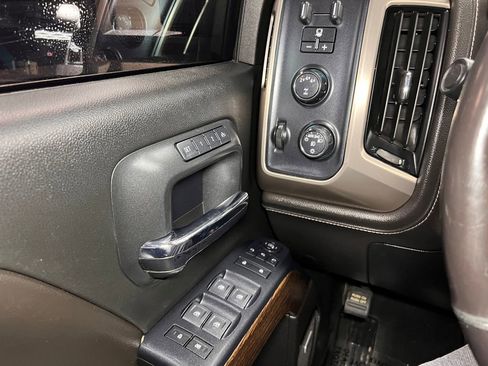 Used 2018 GMC Sierra 3500 Denali w/ Duramax Plus Package AWD/4WD image 11