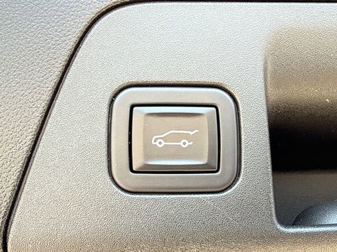 Used 2023 Buick Envision Avenir FWD image 19
