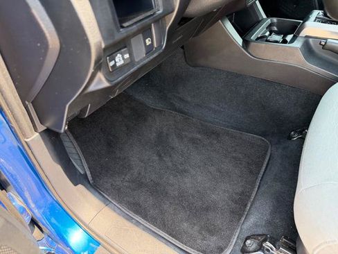 Used 2018 Toyota Tacoma SR5 RWD image 22