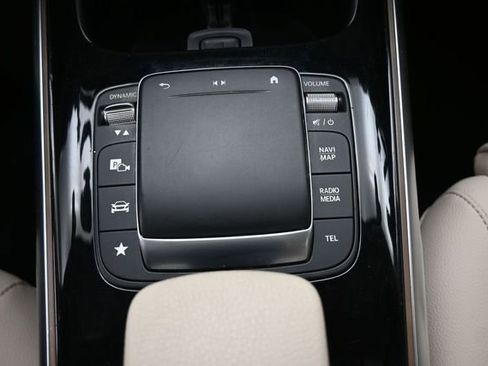 Used 2023 Mercedes-Benz GLB 250 w/ Premium Package image 4