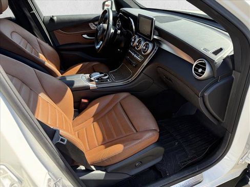Used 2019 Mercedes-Benz GLC 350e 4MATIC image 19