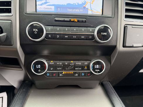 Used 2021 Ford Expedition XLT AWD/4WD image 23