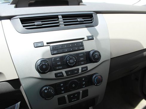 Used 2008 Ford Focus SE image 8