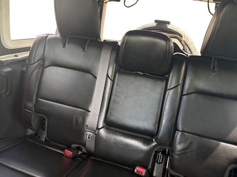 Used 2025 Jeep Wrangler Unlimited Rubicon image 16