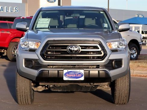 Used 2022 Toyota Tacoma TRD Off-Road image 9