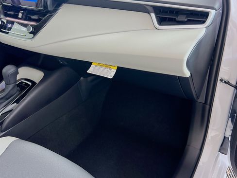 Used 2025 Toyota Corolla LE image 34