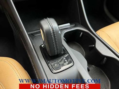 Used 2019 Volvo XC40 T5 Momentum image 30