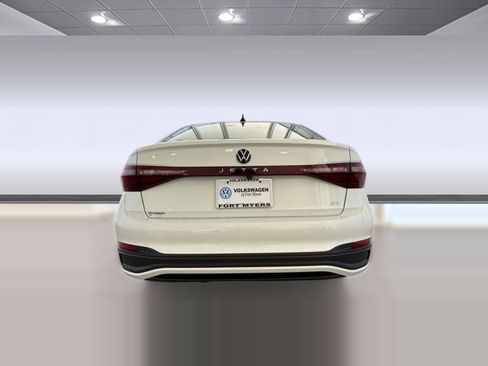 New 2026 Volkswagen Jetta SE image 10