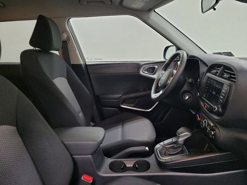 Used 2025 Kia Soul LX w/ LX Technology Package image 21