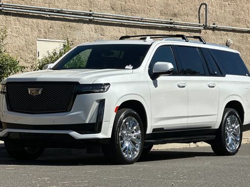 Used 2023 Cadillac Escalade ESV Premium Luxury w/ LPO, Radiant Package AWD/4WD image 7