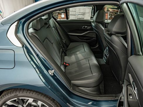 New 2026 BMW 330i xDrive Sedan w/ Premium Package AWD/4WD image 32