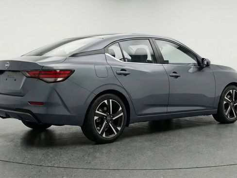 Used 2025 Nissan Sentra SV image 9