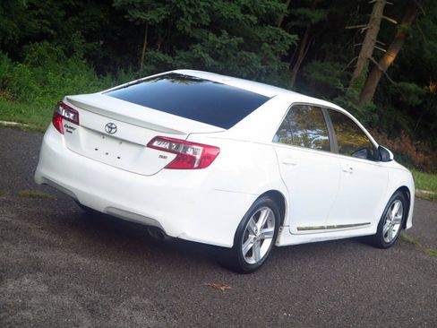 Used 2013 Toyota Camry SE FWD image 26