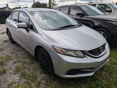 Used 2014 Honda Civic LX image 2