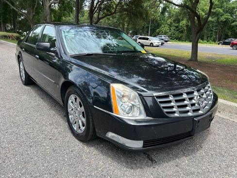 Used 2008 Cadillac DTS FWD image 4