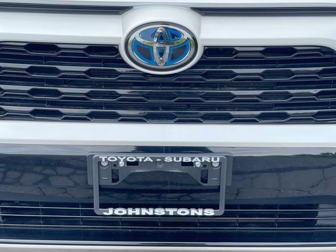 Certified 2023 Toyota RAV4 SE AWD/4WD image 18