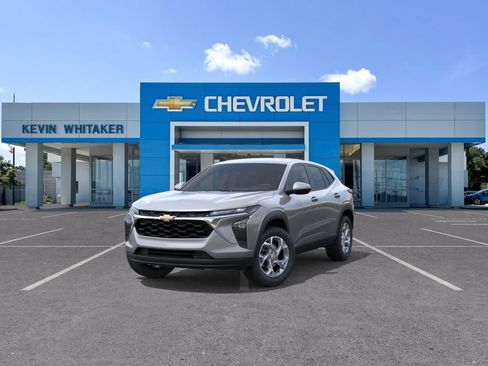 New 2026 Chevrolet Trax LS w/ LS Convenience Package FWD image 8