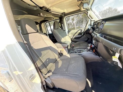 Used 2022 Jeep Gladiator Willys image 30