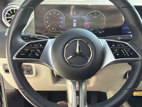 Certified 2025 Mercedes-Benz GLA 250 4MATIC image 25