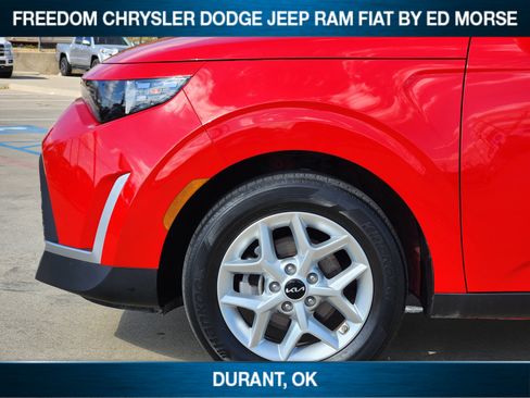 Used 2025 Kia Soul LX w/ LX Technology Package image 7