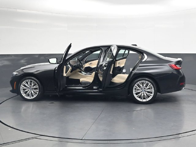 Used 2024 BMW 330i Sedan w/ Convenience Package RWD image 38