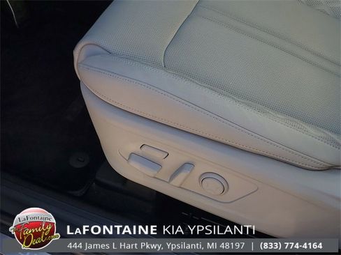 Certified 2025 Kia Sorento SX Prestige image 13