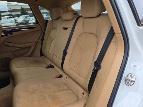 Used 2015 Porsche Macan S image 12