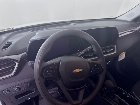 New 2026 Chevrolet TrailBlazer LS w/ LS Convenience Package AWD/4WD image 3