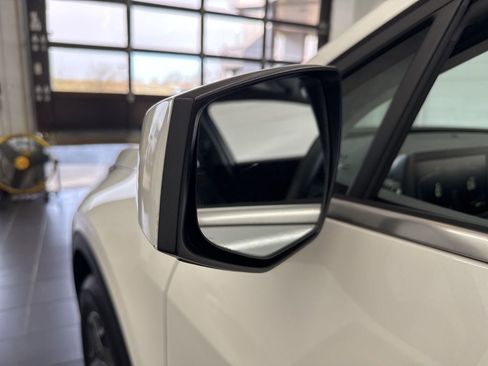 Used 2025 Kia Sportage LX image 12