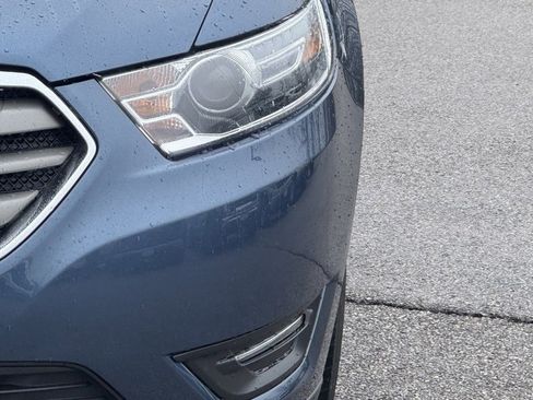 Used 2018 Ford Taurus SEL image 6