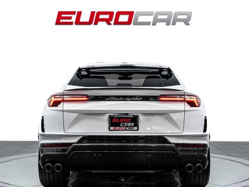 Used 2024 Lamborghini Urus Performante AWD/4WD image 4