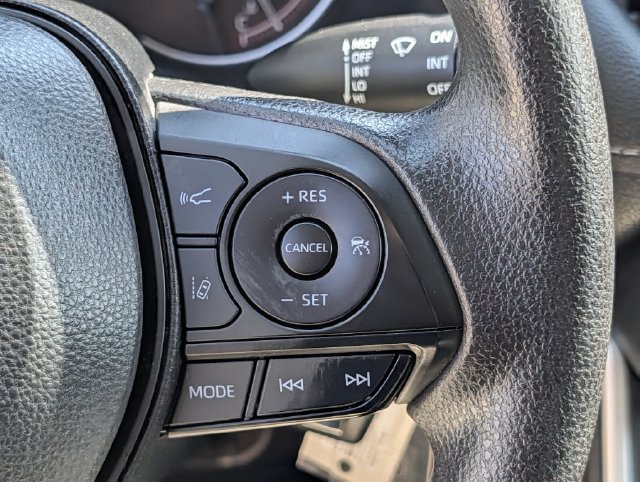 Used 2025 Toyota RAV4 LE AWD/4WD image 19