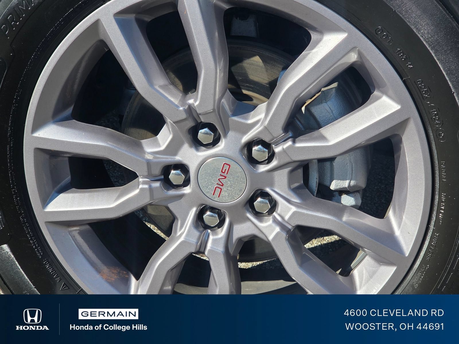 Used 2024 GMC Terrain SLT AWD/4WD image 11