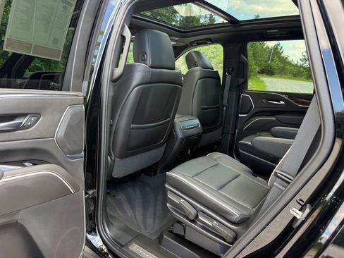 Certified 2024 Cadillac Escalade Premium Luxury w/ Performance Package AWD/4WD image 27