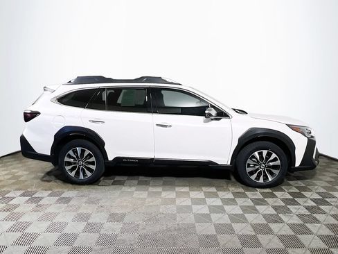 Used 2023 Subaru Outback Touring XT AWD/4WD image 8