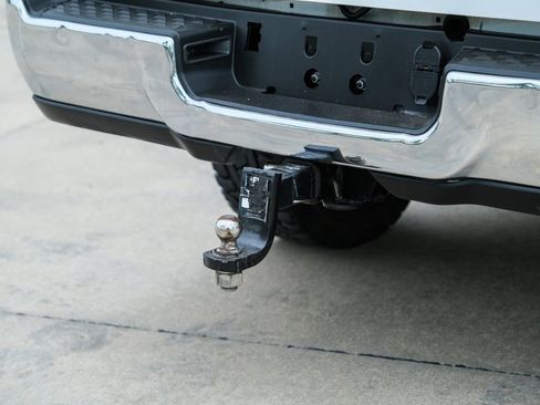 Used 2020 RAM 2500 Tradesman w/ Chrome Appearance Group image 32