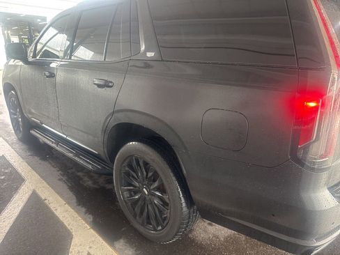 Used 2023 Cadillac Escalade Premium Luxury RWD image 7