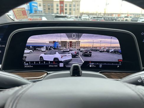 Used 2024 Cadillac Escalade Sport Platinum w/ LPO, ONYX Package image 28