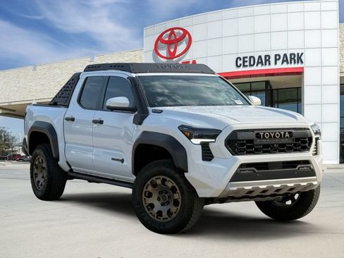 Used 2024 Toyota Tacoma 4x4 Double Cab Hybrid image 1