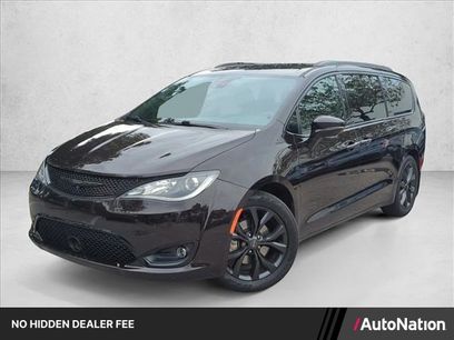 Used 2019 Chrysler Pacifica Limited w/ Advanced Safetytec Group