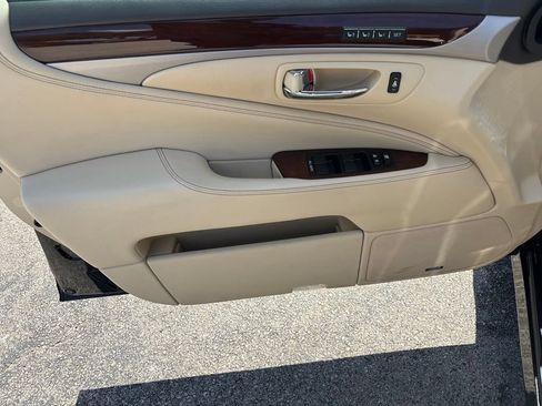 Used 2014 Lexus LS 460 w/ Comfort Package RWD image 11