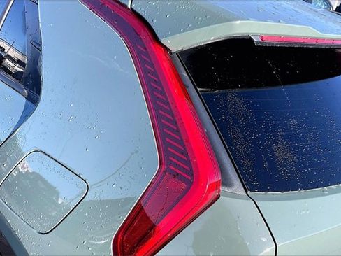 Used 2023 Kia Niro EX Touring image 32