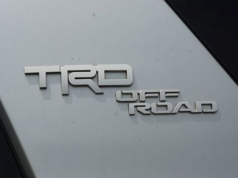 Used 2019 Toyota 4Runner TRD Off-Road Premium AWD/4WD image 19