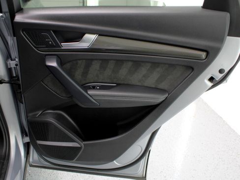 Used 2020 Audi SQ5 Premium Plus w/ Premium Plus Package image 45