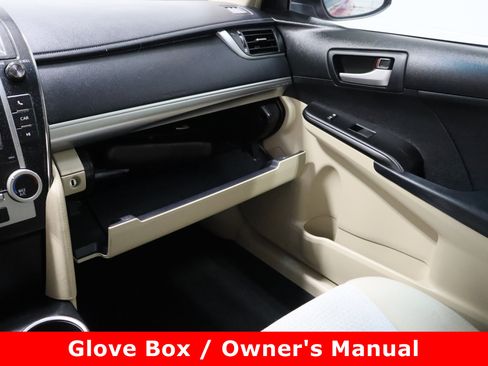 Used 2012 Toyota Camry LE image 21