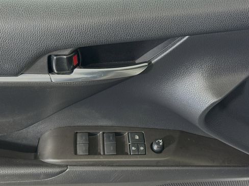 Used 2021 Toyota Camry SE image 23