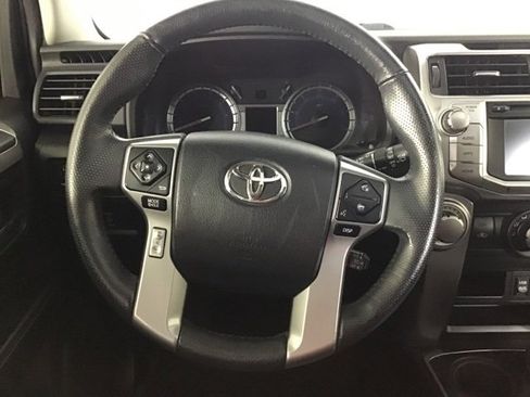 Used 2017 Toyota 4Runner SR5 Premium image 11