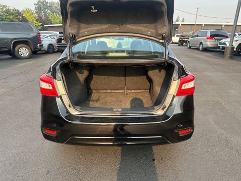 Used 2019 Nissan Sentra SV FWD image 11