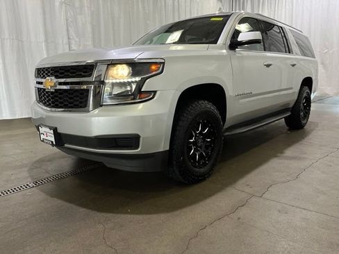 Used 2018 Chevrolet Suburban LT AWD/4WD image 27